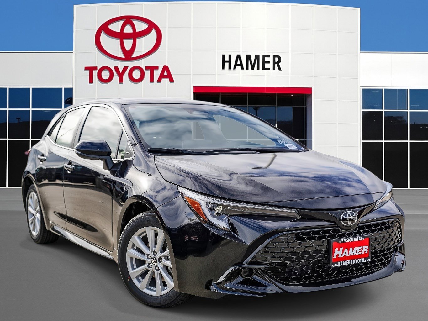 2026 Toyota Corolla Hatchback SE's photo