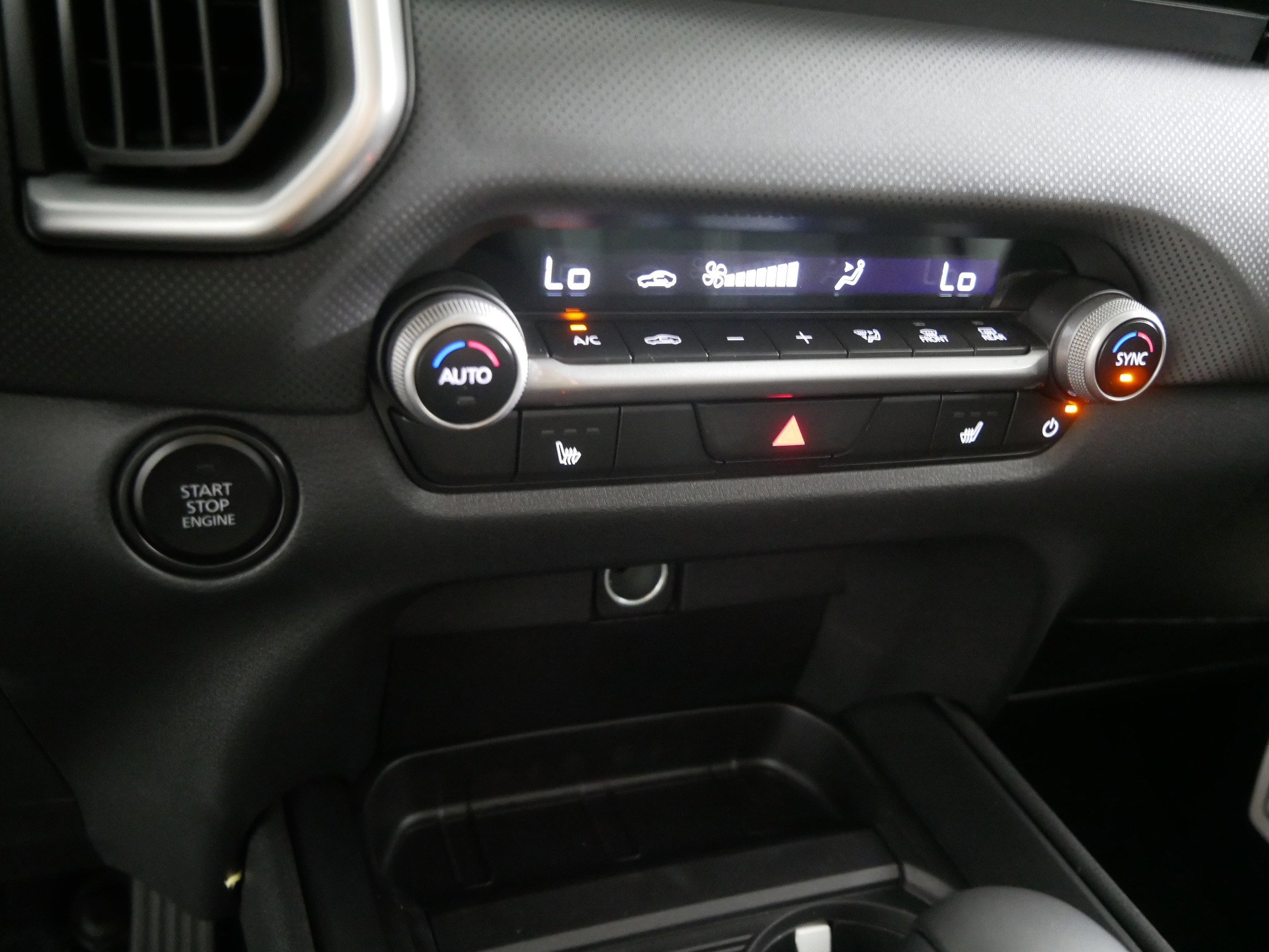 2025 Mazda CX-50 2.5 S Premium photo 4