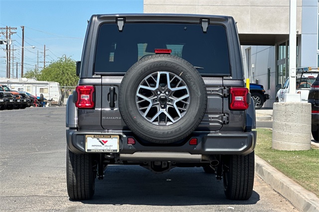 2025 Jeep Wrangler Sahara photo 4