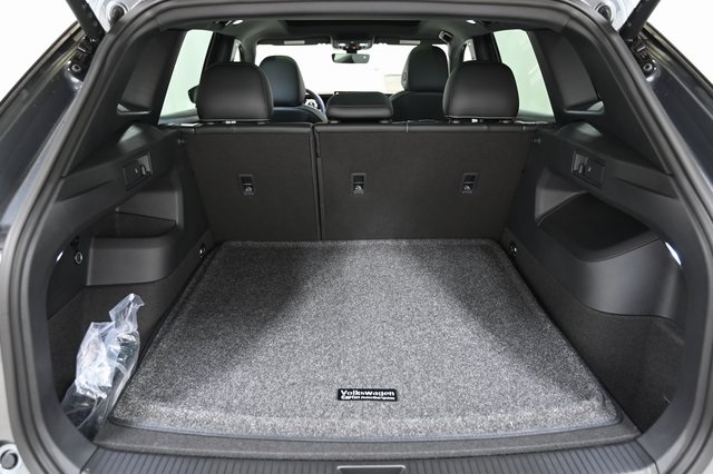2025 Volkswagen Tiguan SE R-Line Black photo 19