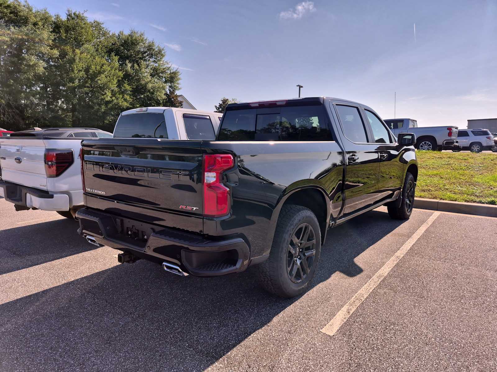 2026 Chevrolet Silverado 1500 RST photo 2