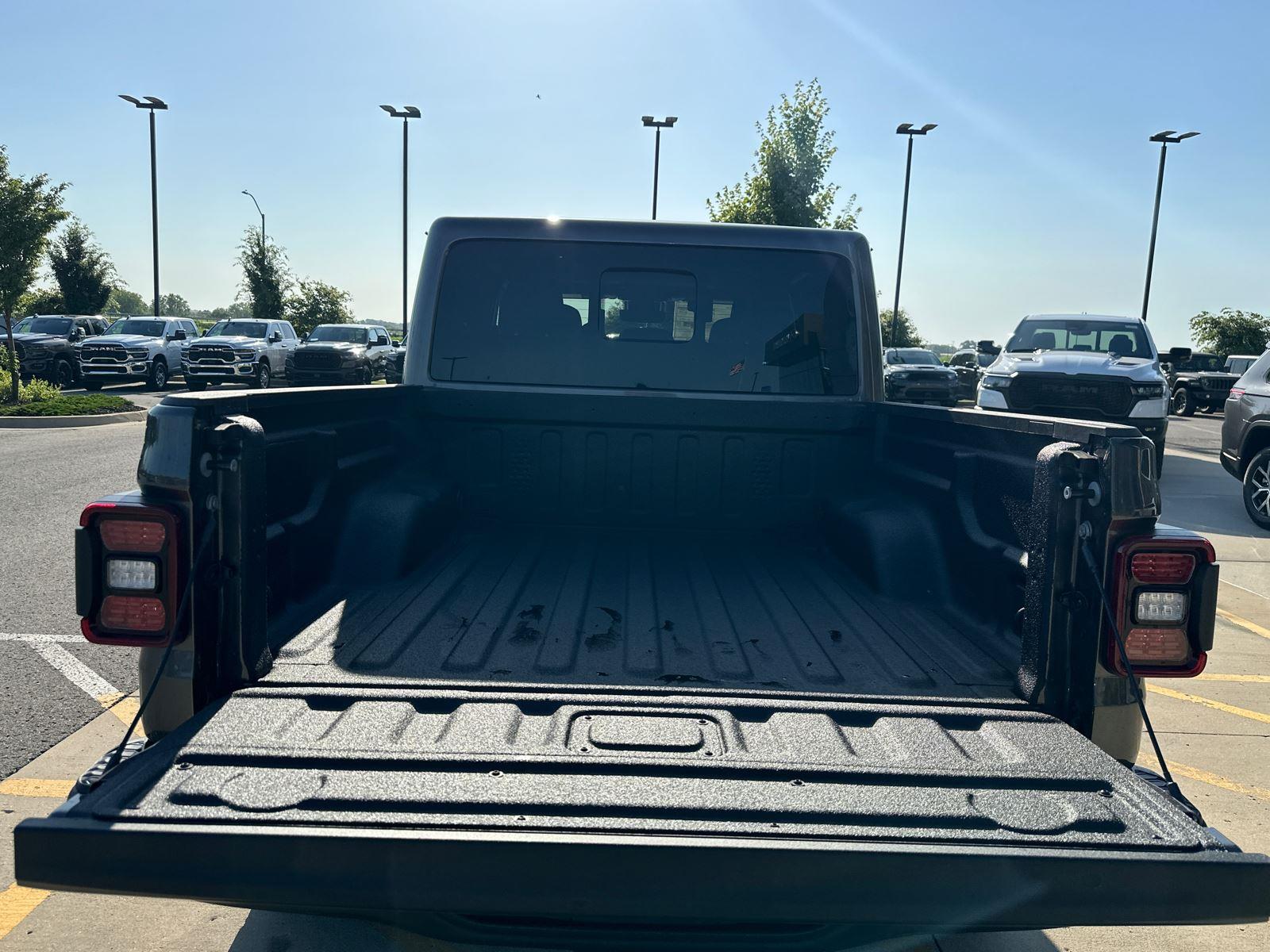 2025 Jeep Gladiator Rubicon photo 5