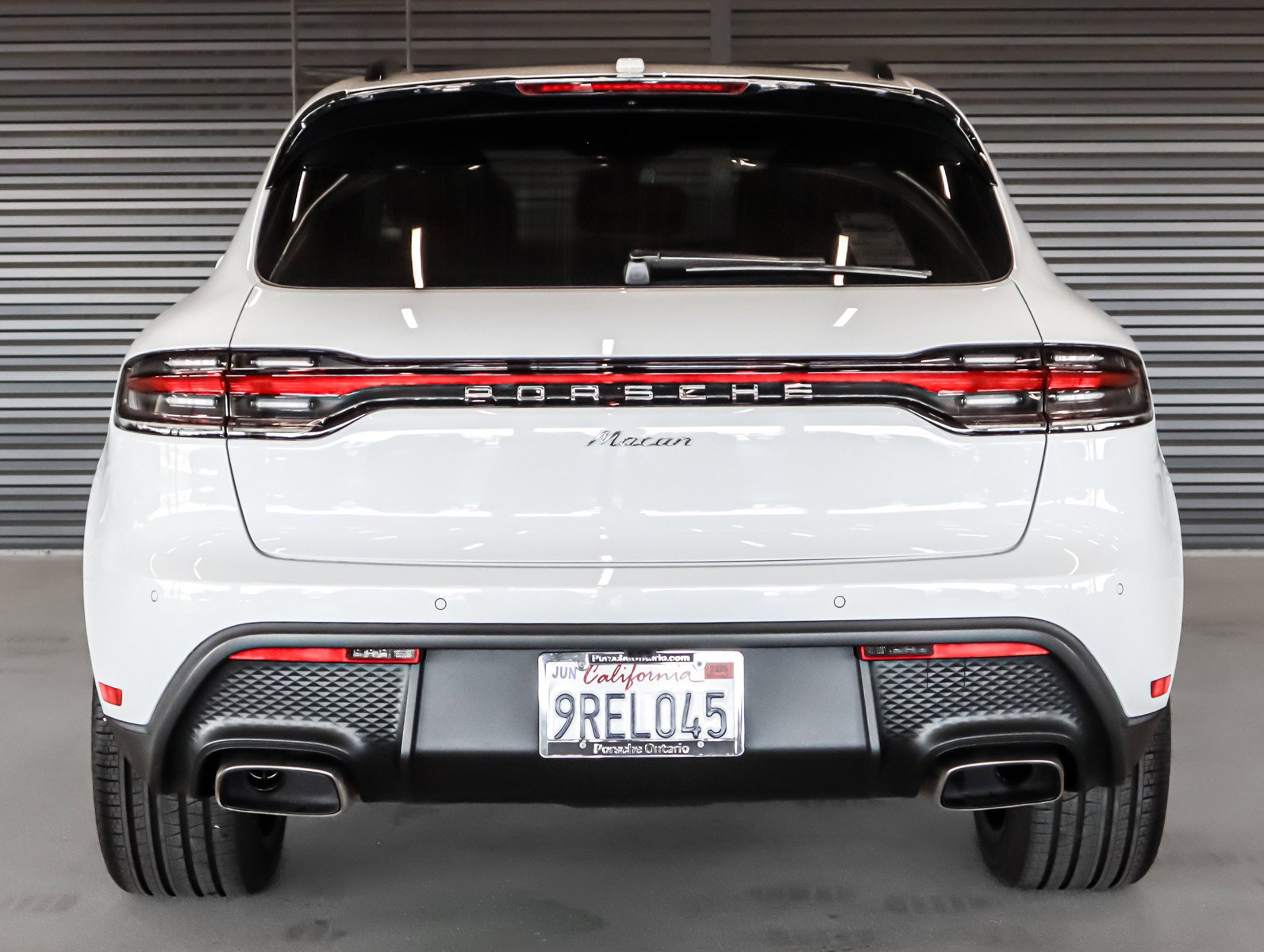 2025 Porsche Macan T photo 9