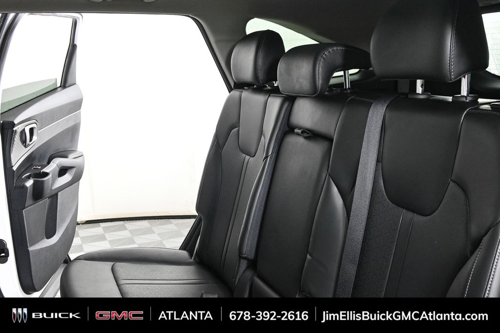 2023 Kia Sorento S photo 17