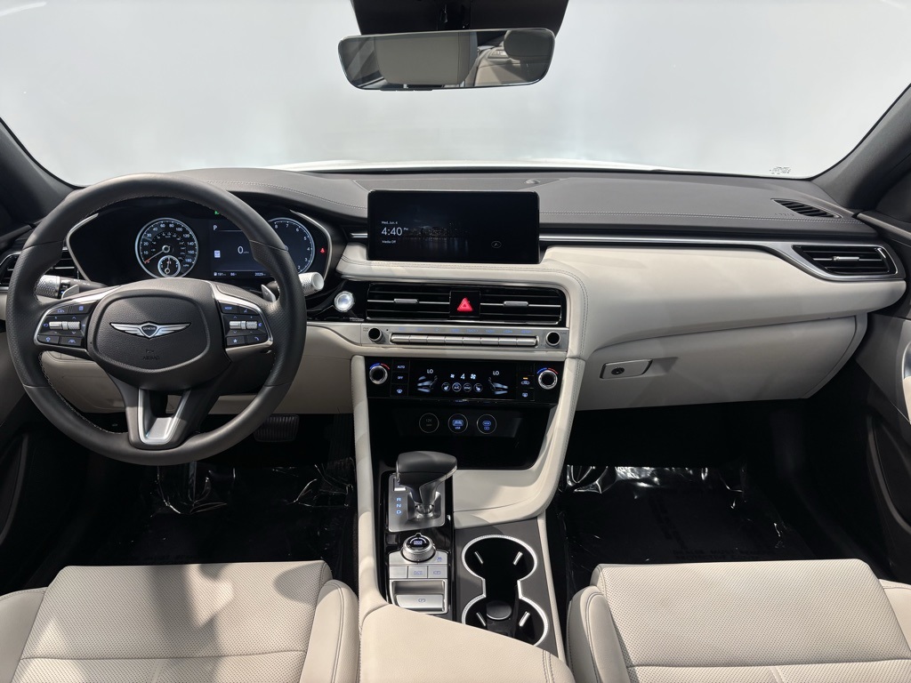 2025 Genesis G70 2.5T photo 8