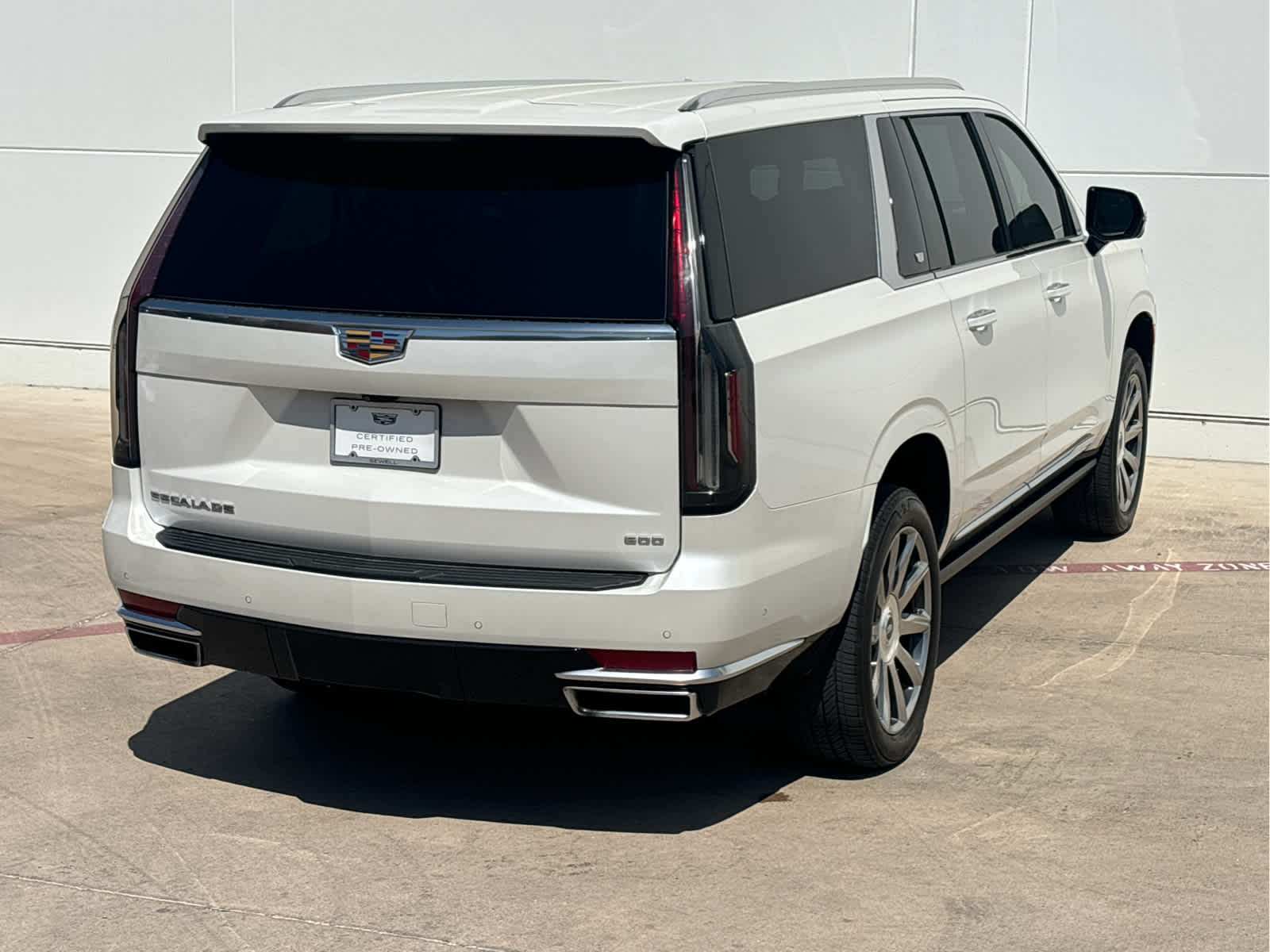 2024 Cadillac Escalade ESV Premium Luxury Platinum photo 4