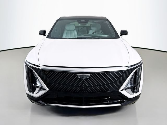 2024 Cadillac Lyriq Luxury photo 2