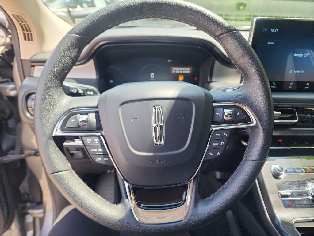2022 Lincoln Nautilus Standard photo 12