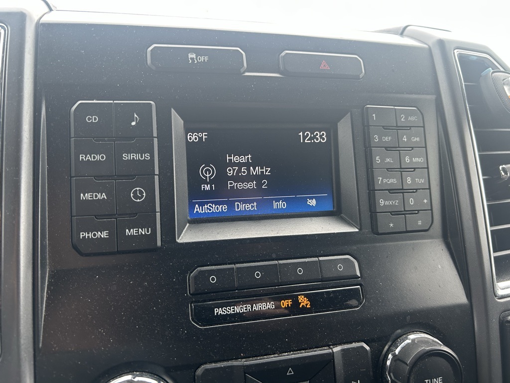 2016 Ford F-150 XLT photo 17