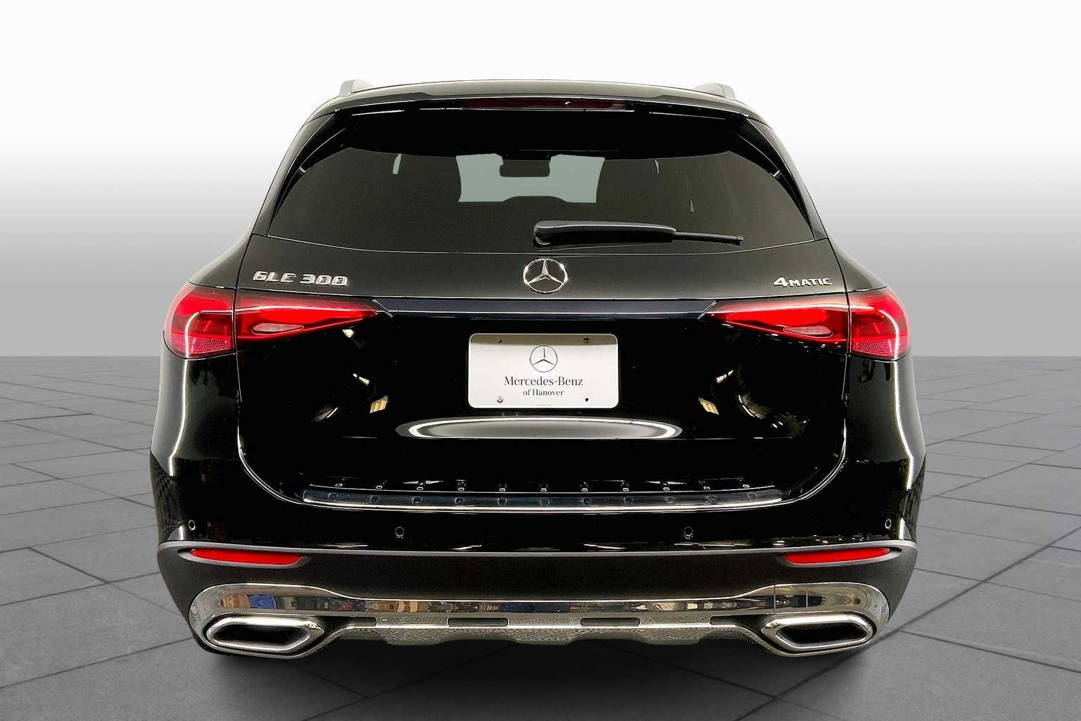 2025 Mercedes Benz GLC 300 4MATIC photo 3