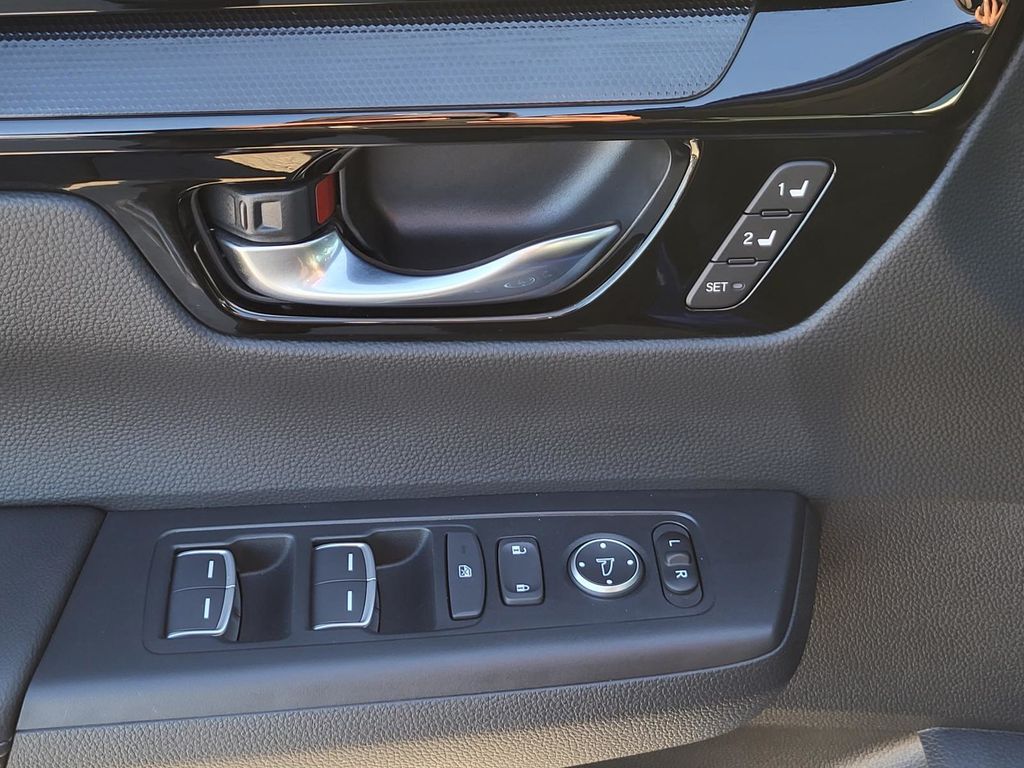 2025 Honda CR-V EX-L photo 18
