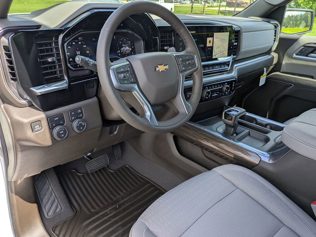 2025 Chevrolet Silverado 1500 LT photo 11