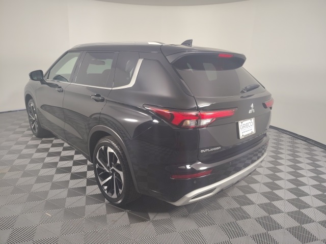 2023 Mitsubishi Outlander SEL photo 5