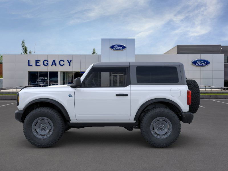 2024 Ford Bronco Black Diamond photo 3
