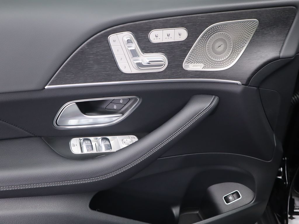2025 Mercedes Benz GLS 450 4MATIC photo 26