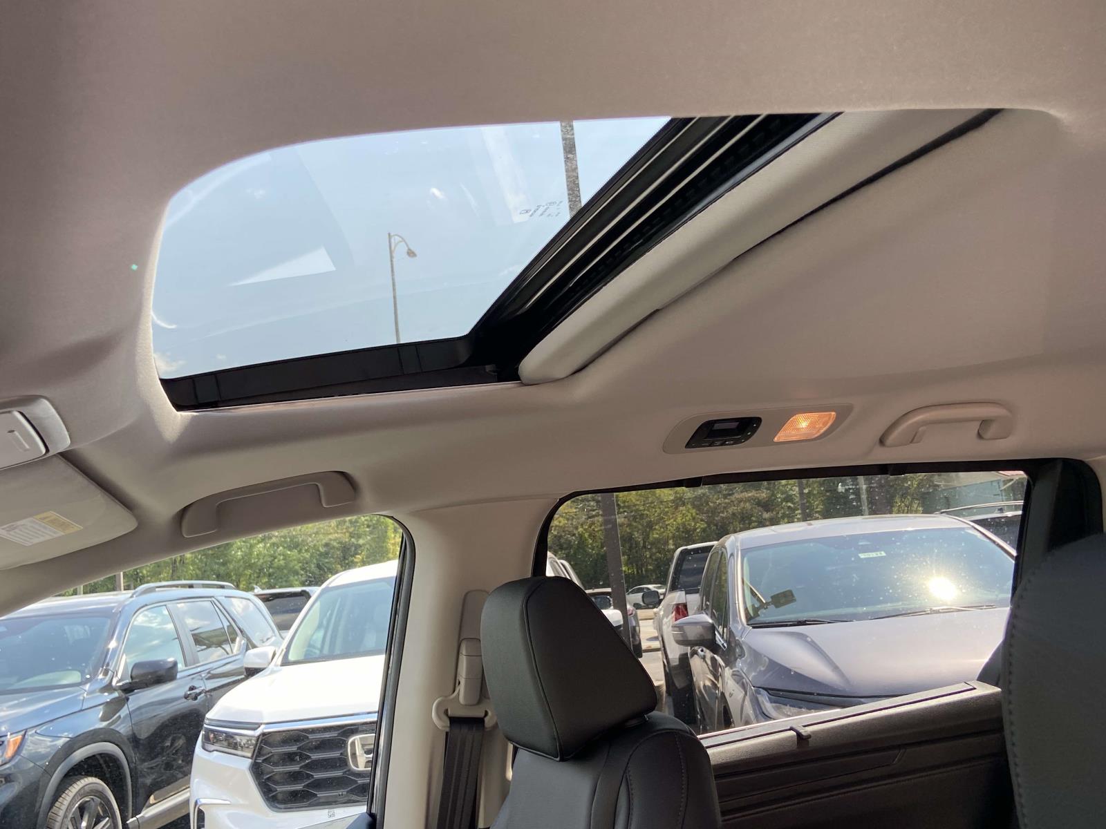 2026 Honda Odyssey EX-L photo 4