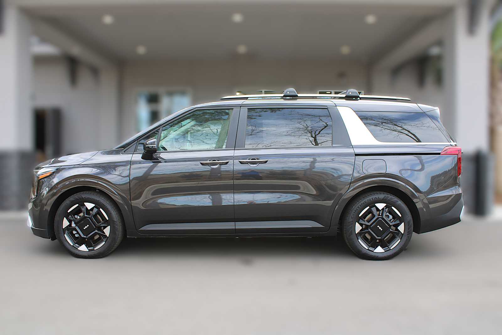 2025 Kia Carnival EX photo 4