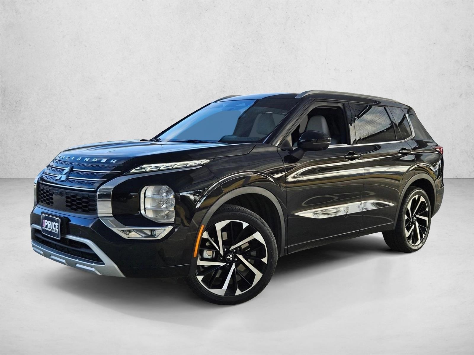 2023 Mitsubishi Outlander SEL's photo