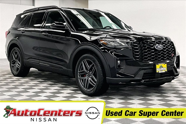 2025 Ford Explorer ST's photo