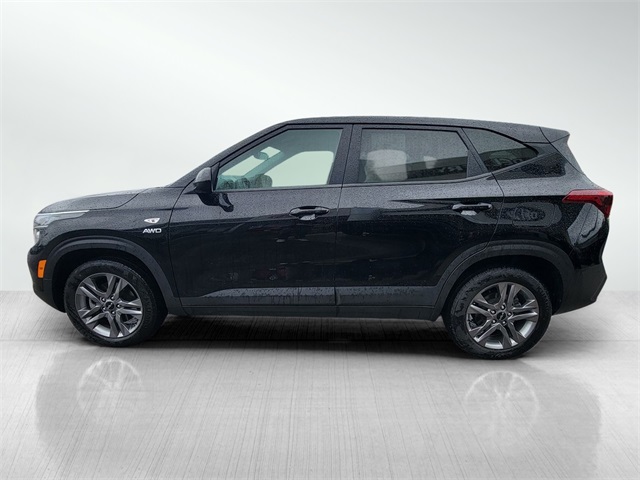 2023 Kia Seltos LX photo 4