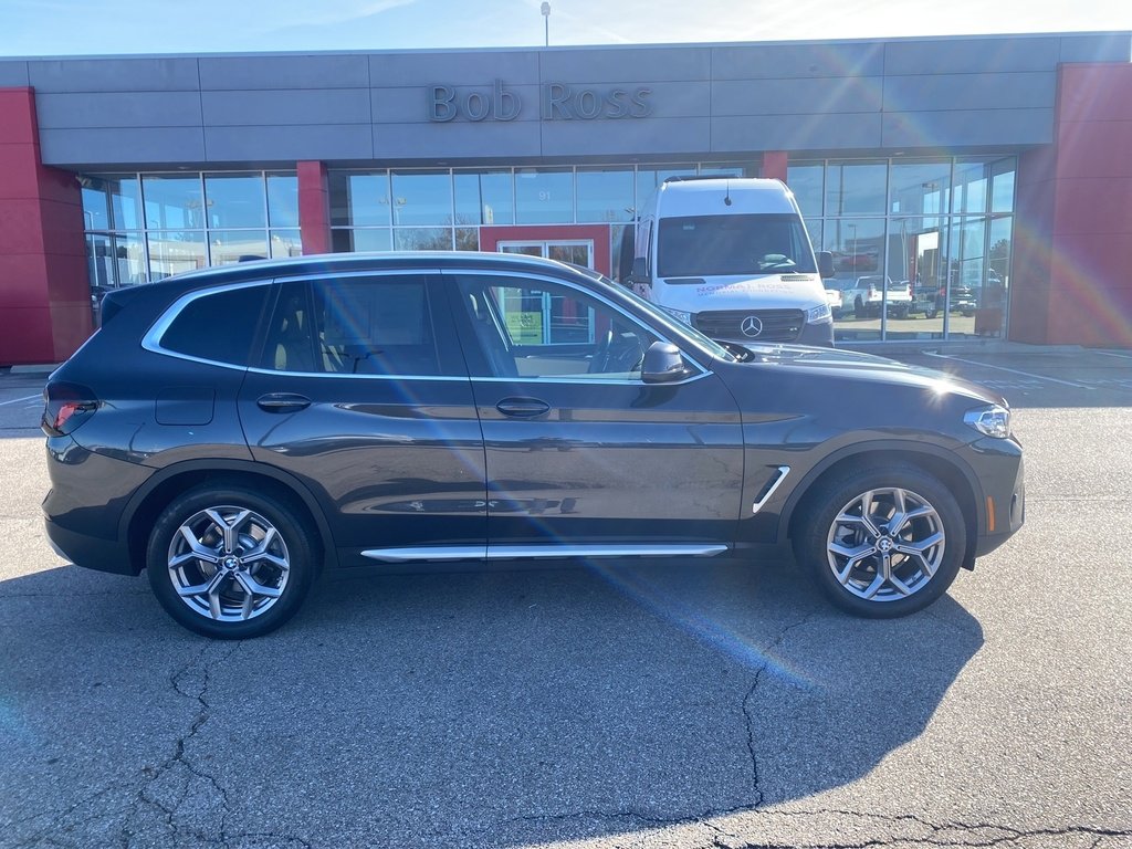 2023 BMW X3 30i's photo