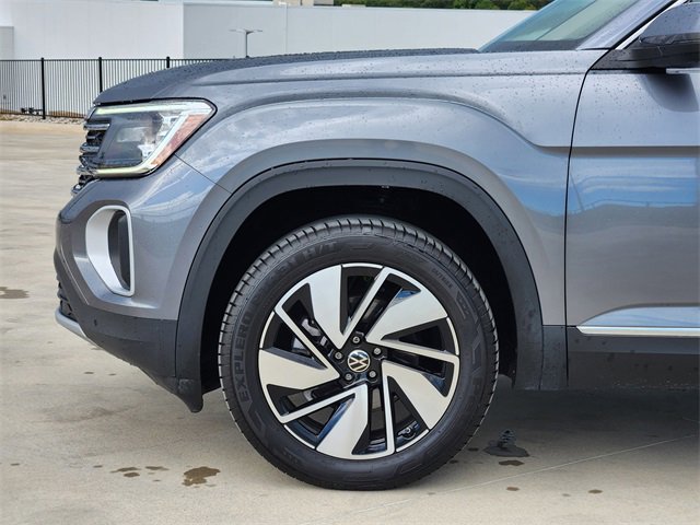 2024 Volkswagen Atlas SEL photo 9