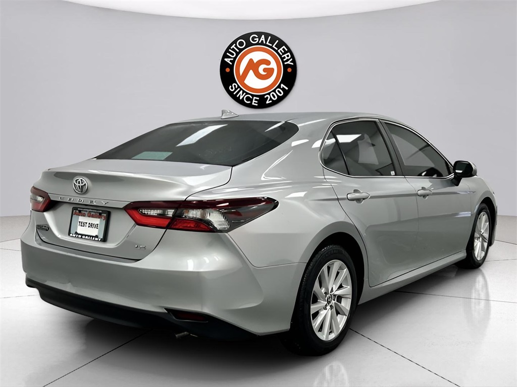 2022 Toyota Camry LE photo 7