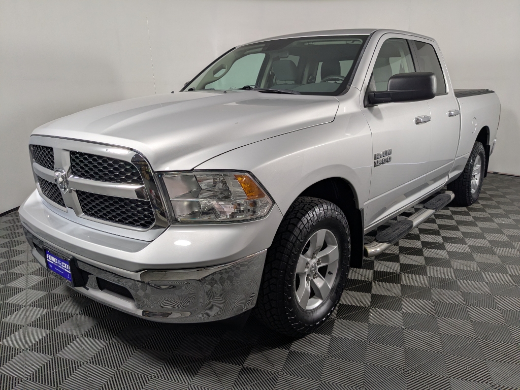 2018 Ram 1500 SLT photo 4