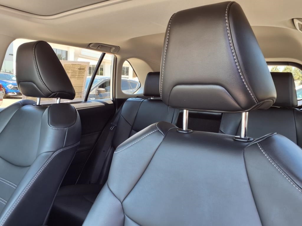 2022 Toyota RAV4 XLE Premium photo 13