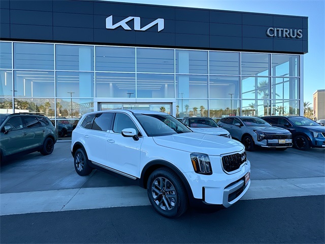 2025 Kia Telluride LX's photo