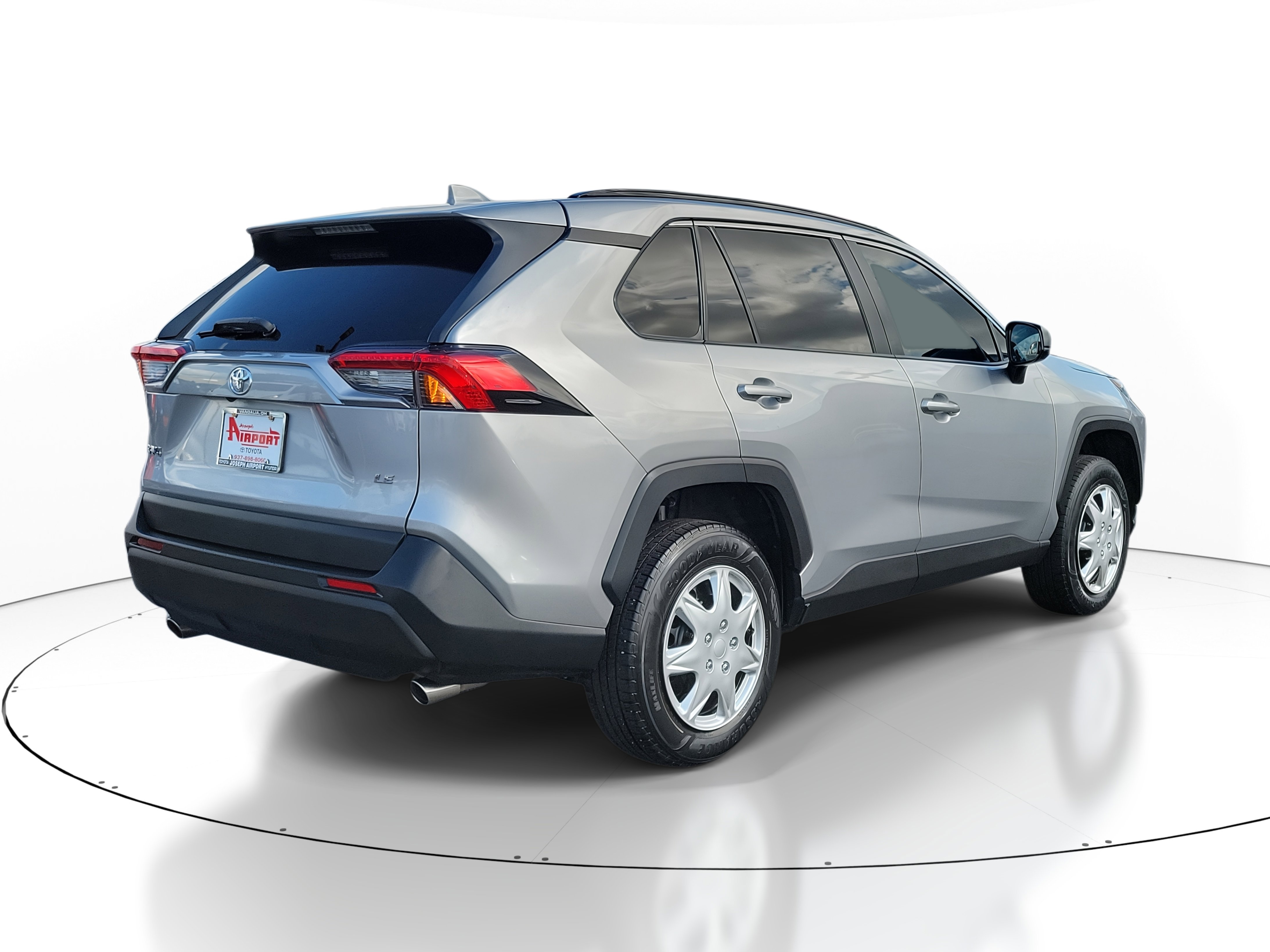 2020 Toyota RAV4 LE photo 3