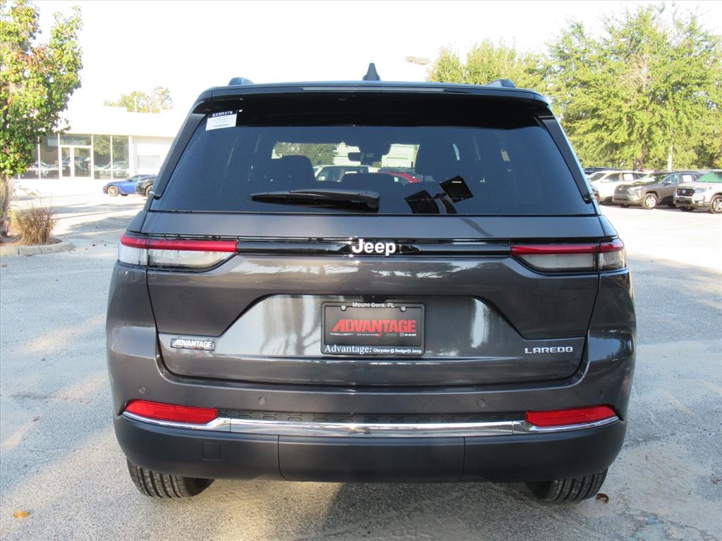 2025 Jeep Grand Cherokee Laredo X photo 4