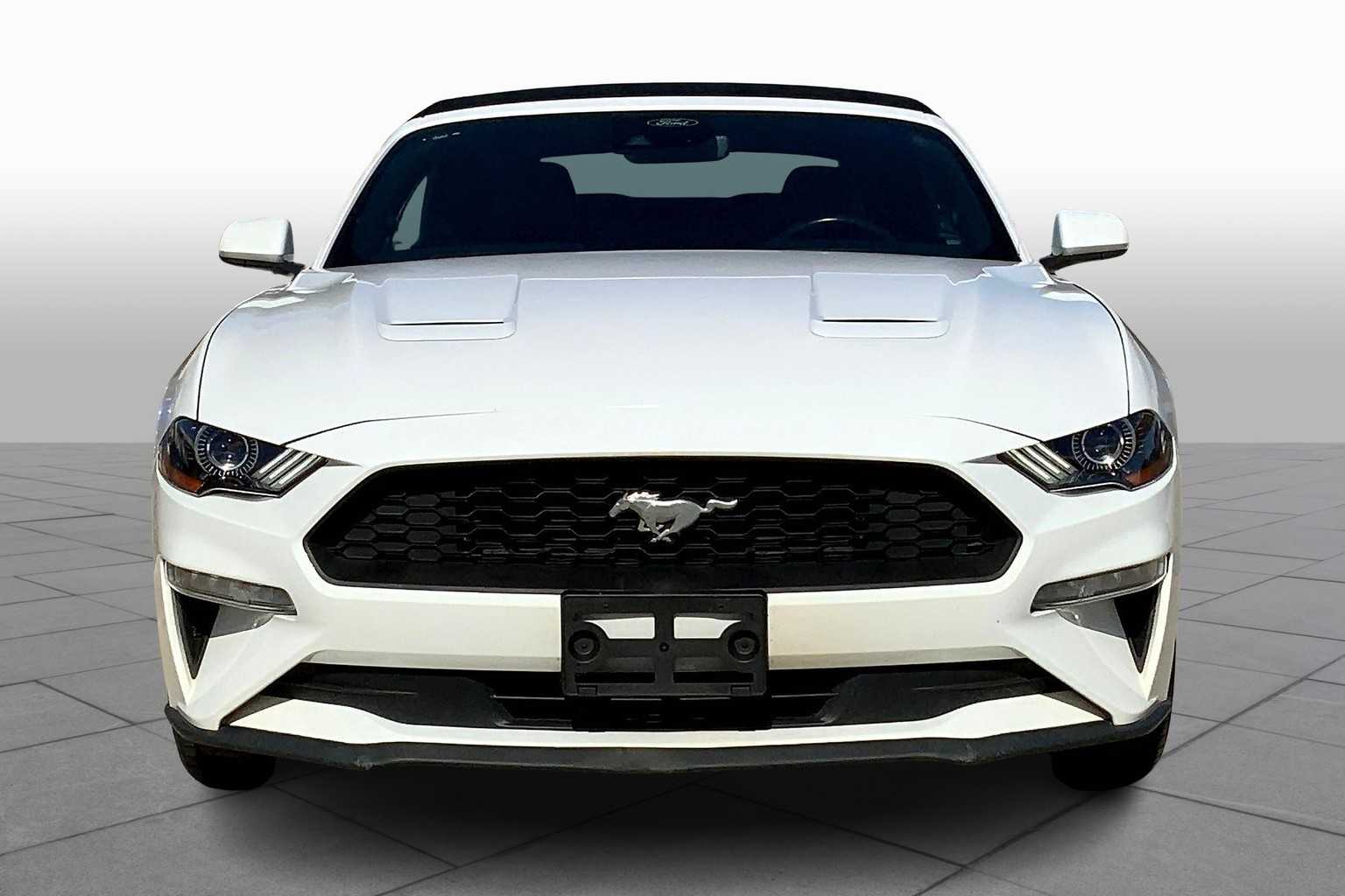 2022 Ford Mustang EcoBoost Premium photo 3