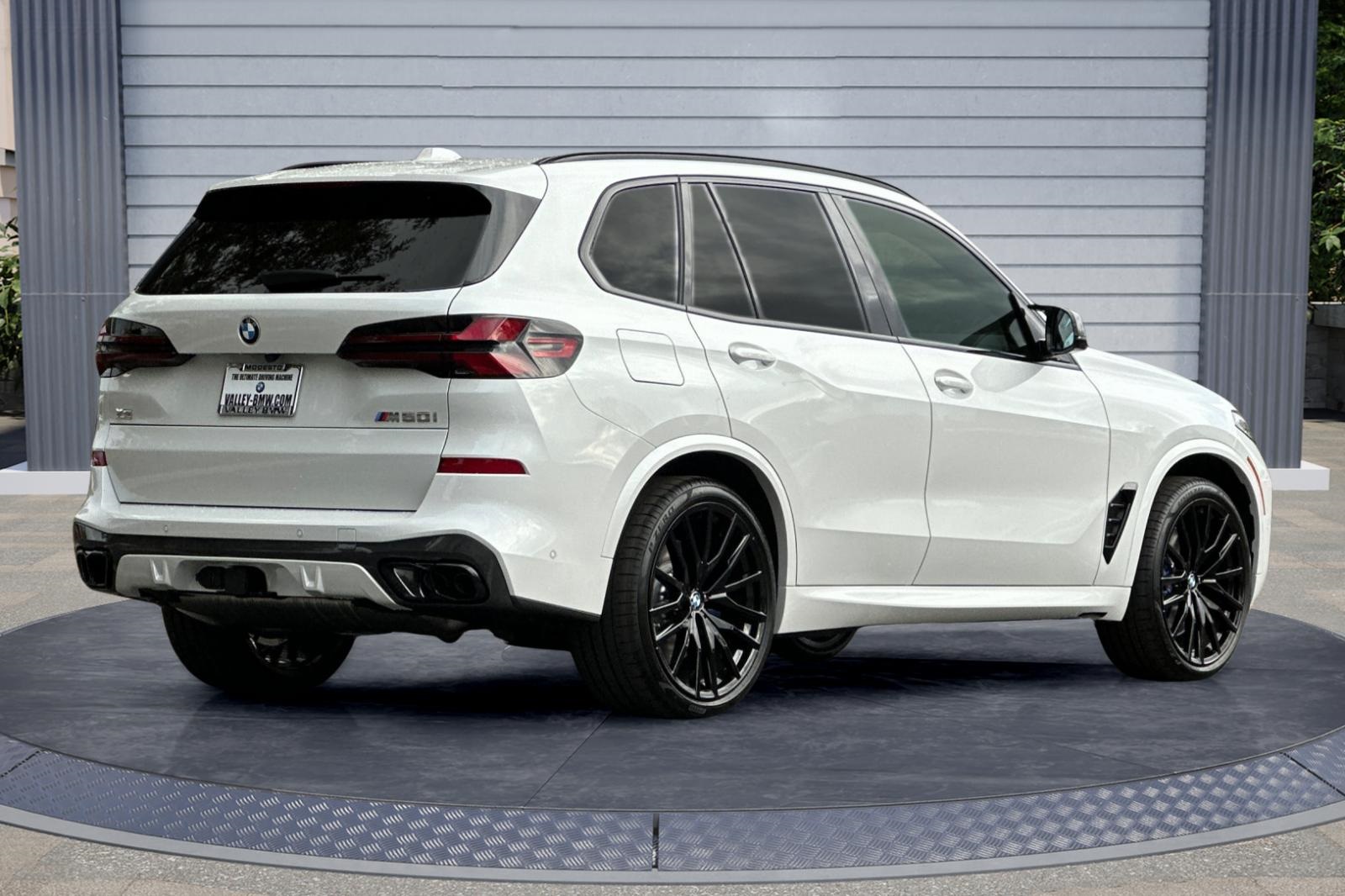 2026 Bmw X5 M60i photo 3