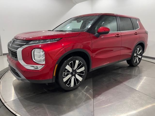 2025 Mitsubishi Outlander SE's photo