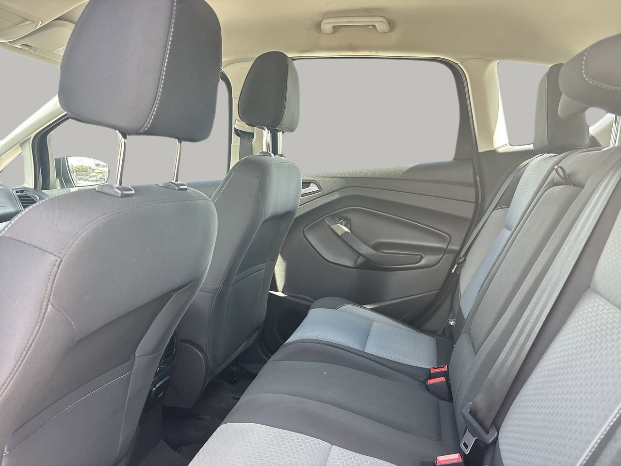 2017 Ford C-Max Hybrid SE photo 16