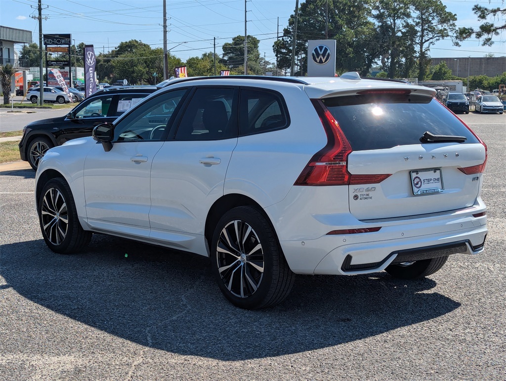 2023 Volvo XC60 B5 Plus photo 4