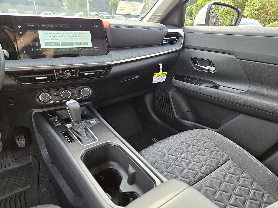 2025 Nissan Kicks SV photo 10