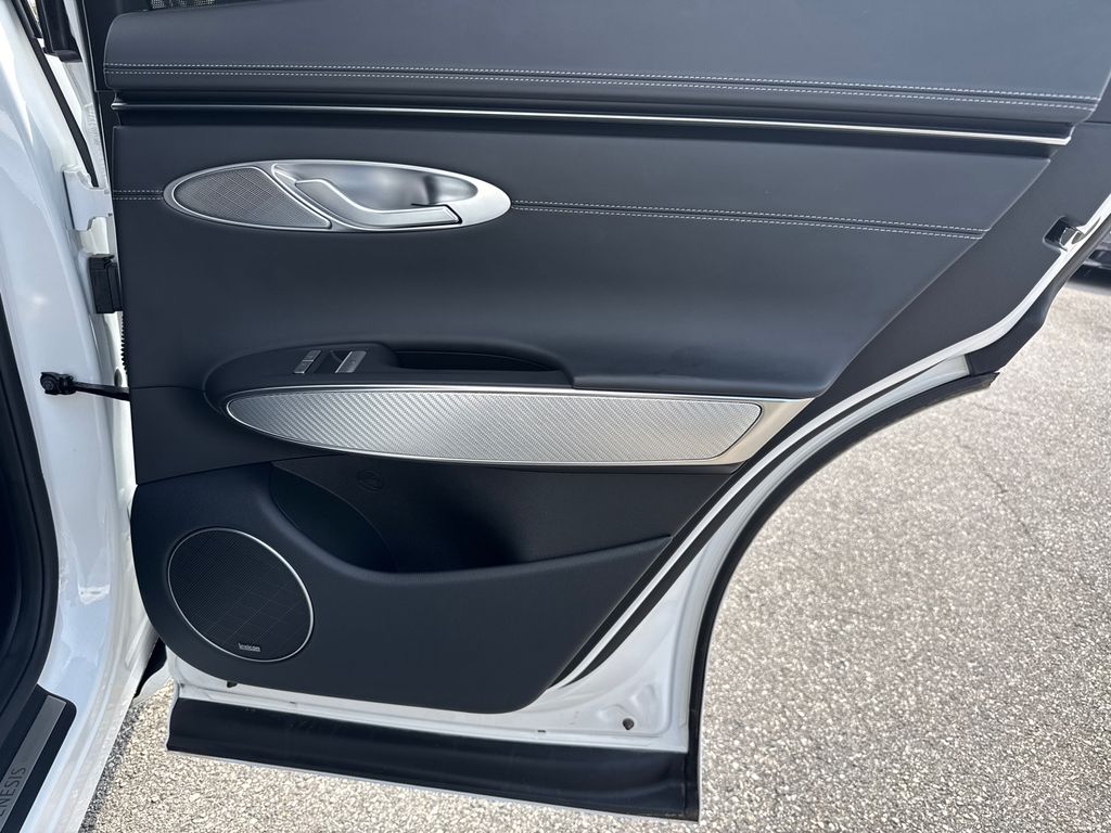 2025 Genesis GV70 2.5T photo 16
