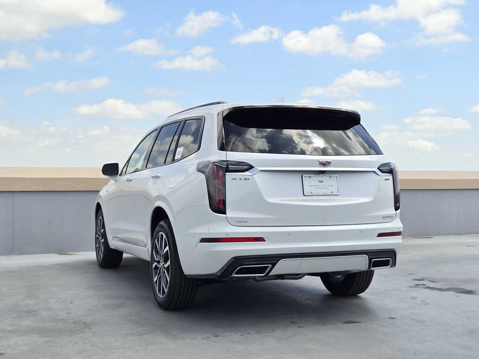 2025 Cadillac XT6 Sport photo 3