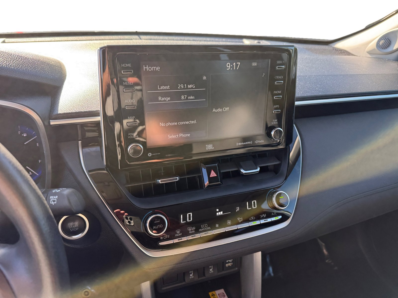 2022 Toyota Corolla Cross XLE photo 12