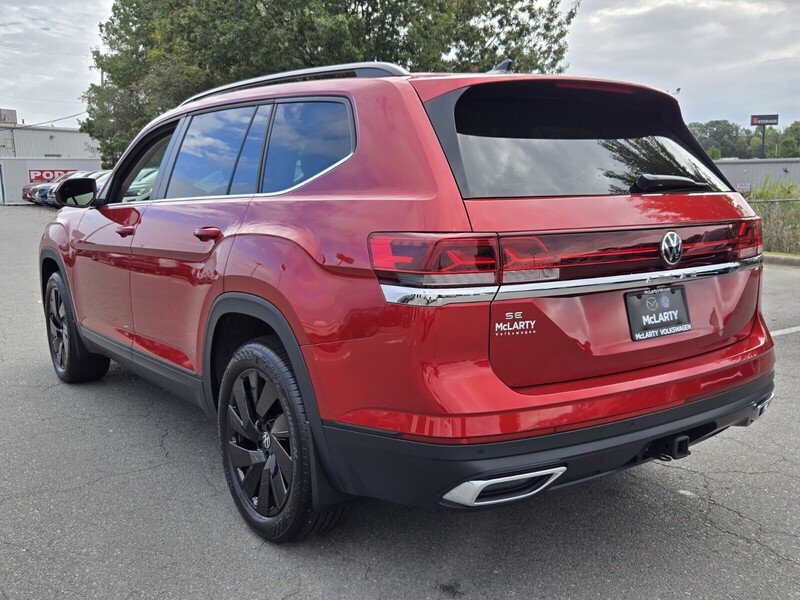 2024 Volkswagen Atlas SE Technology photo 2