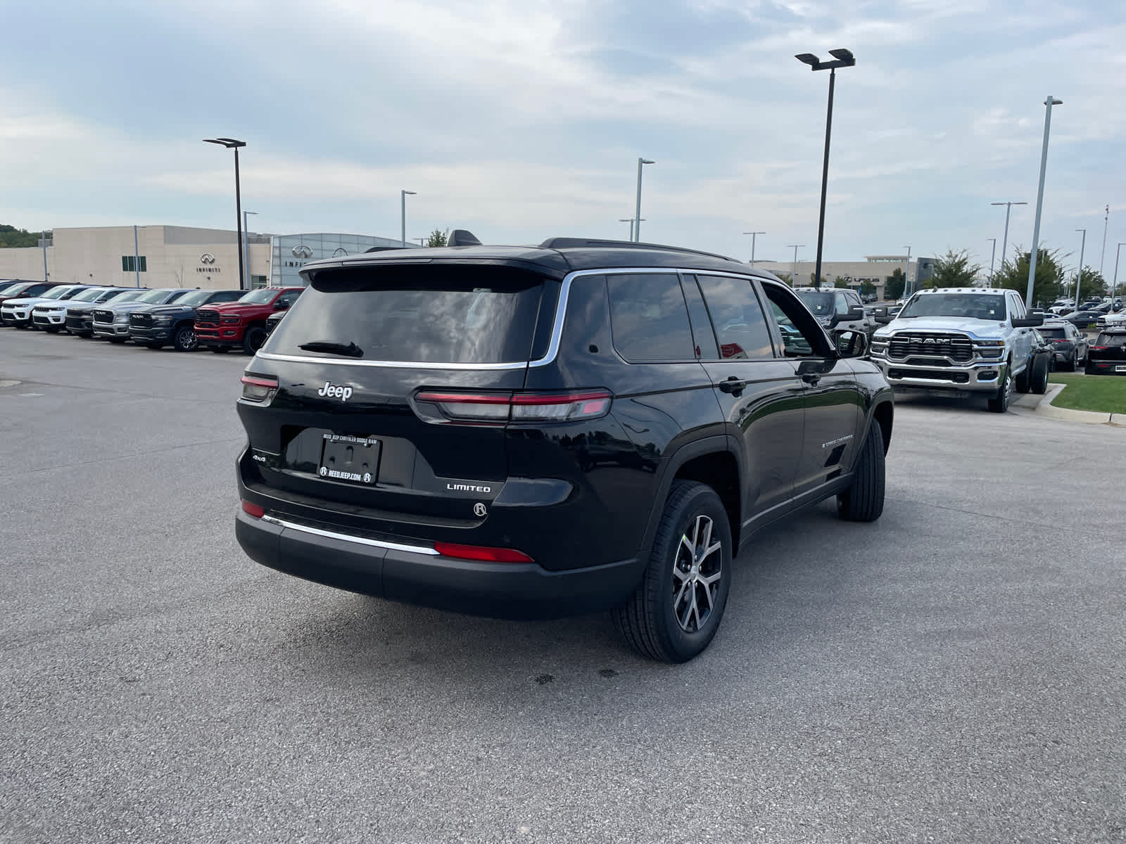 2025 Jeep Grand Cherokee Limited photo 9