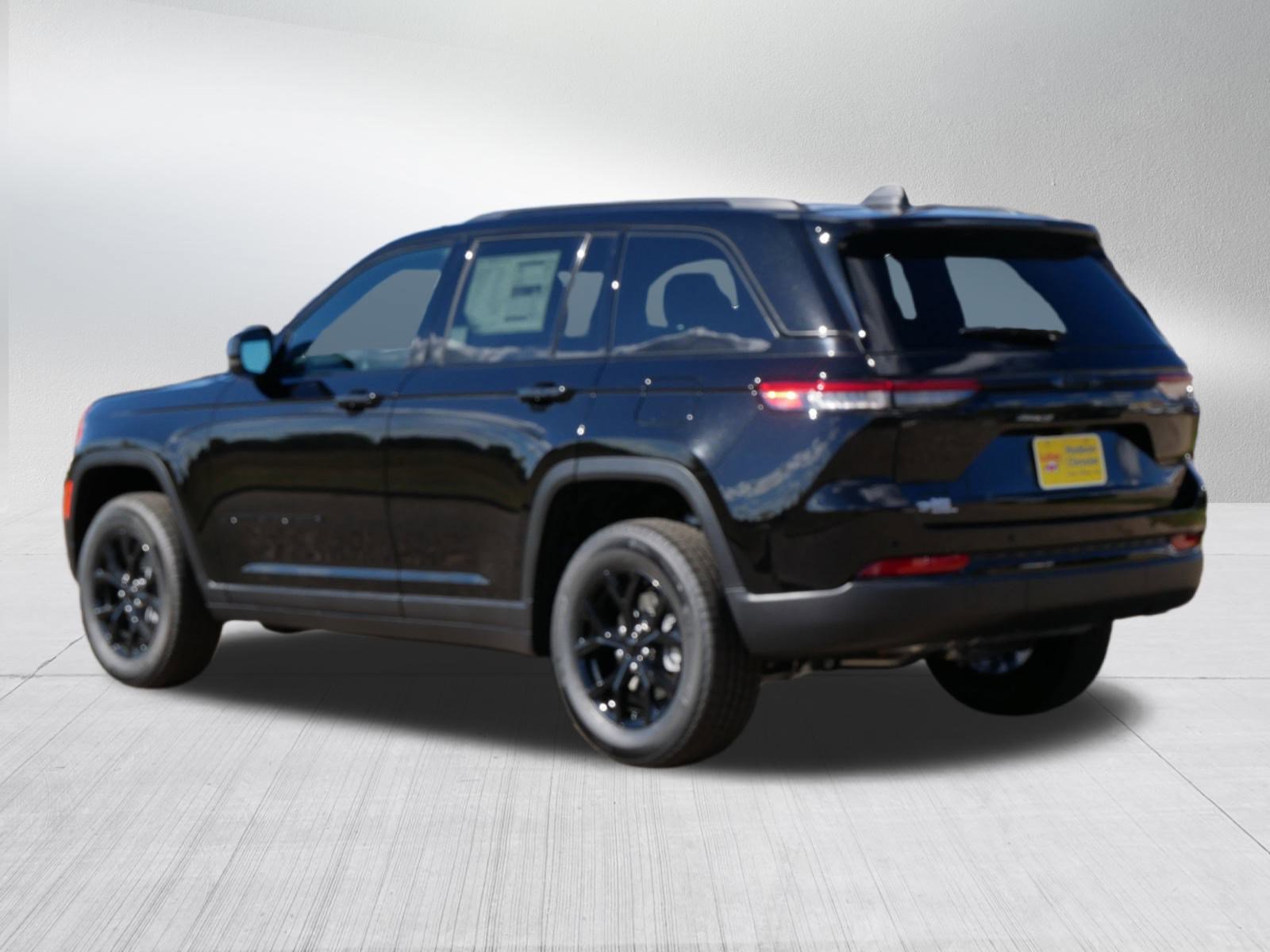 2025 Jeep Grand Cherokee Altitude X photo 3