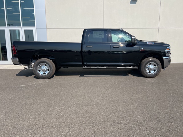 2025 Ram 2500 Tradesman photo 2