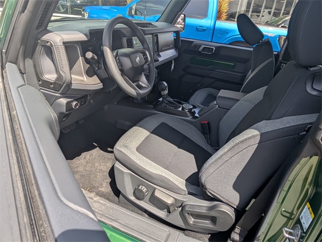2025 Ford Bronco Base photo 7