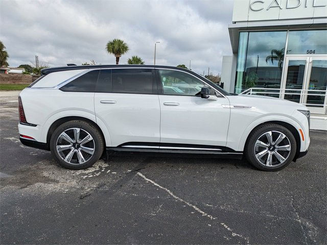 2025 Cadillac Escalade IQ Luxury photo 2