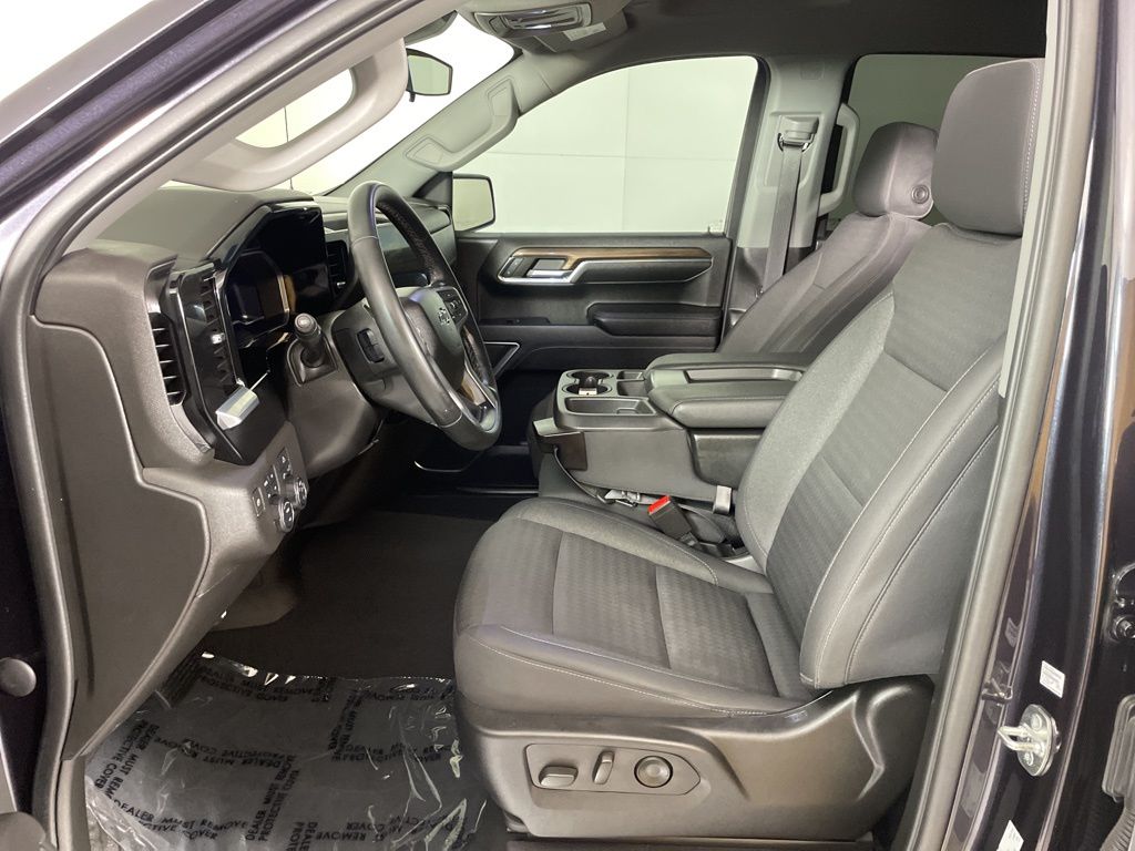 2023 Chevrolet Silverado 1500 RST photo 16