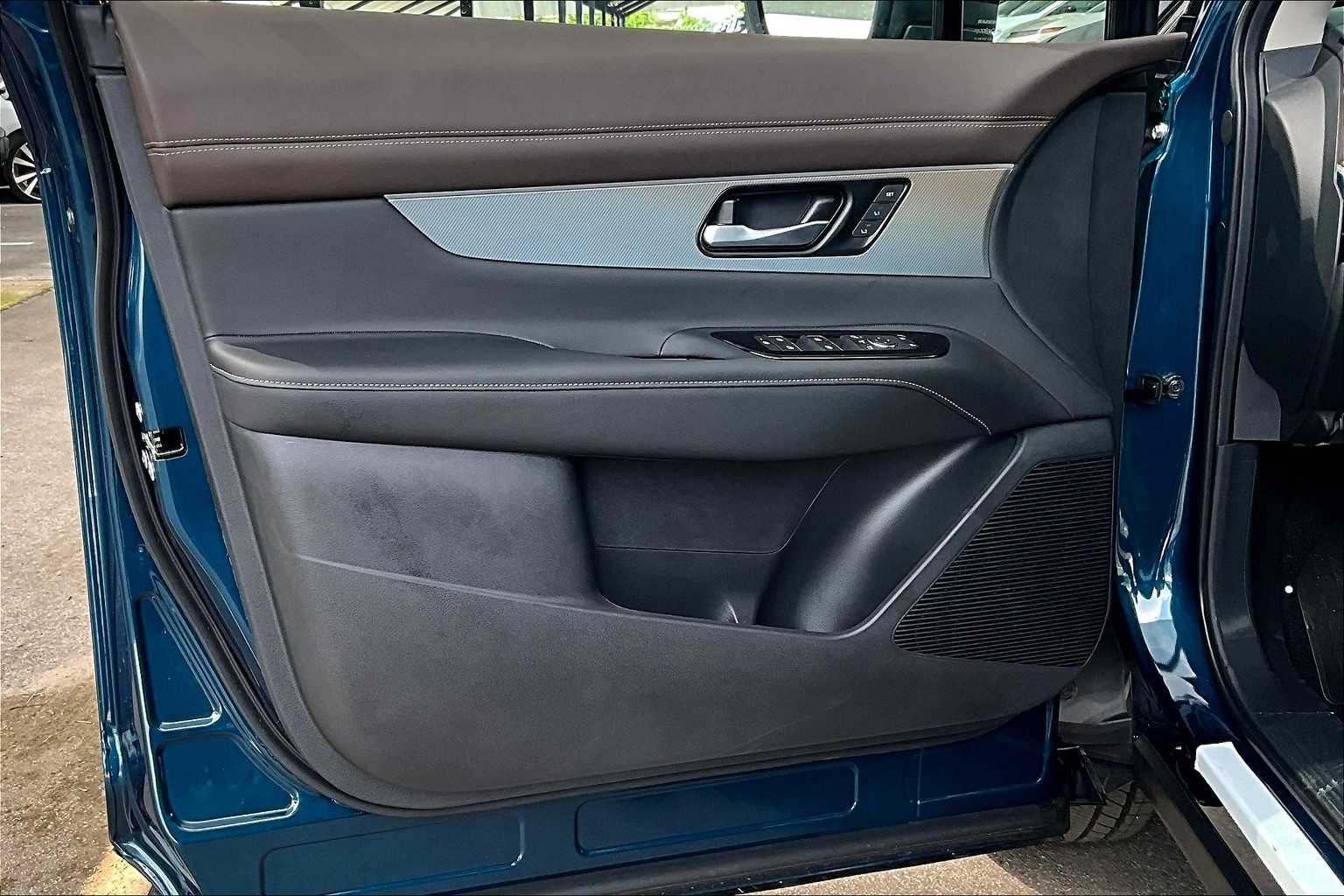 2025 Nissan Murano Platinum photo 13