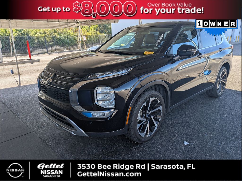 2024 Mitsubishi Outlander SE's photo